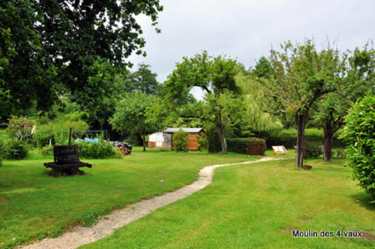 Gite Le Moulin Des 4 Vaux Saint-Étienne-la-Thillaye 外观 照片